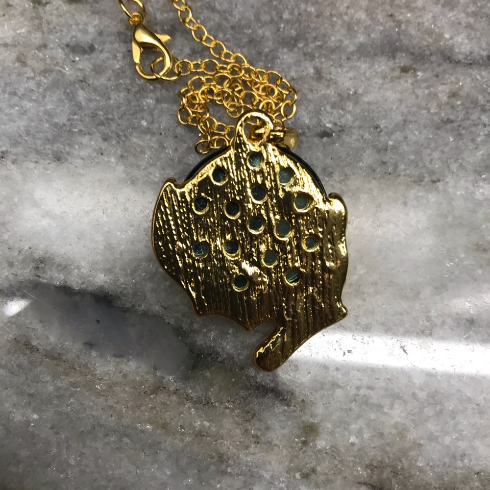 Legend of Zelda Green Spiritual Stone Necklace - Picture 3 of 3